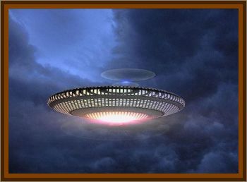 Veteran Pilot Encounters UFO With Portholes